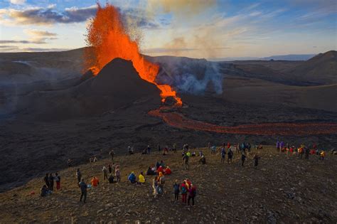 Watch live cams of eruptions from the worlds most。